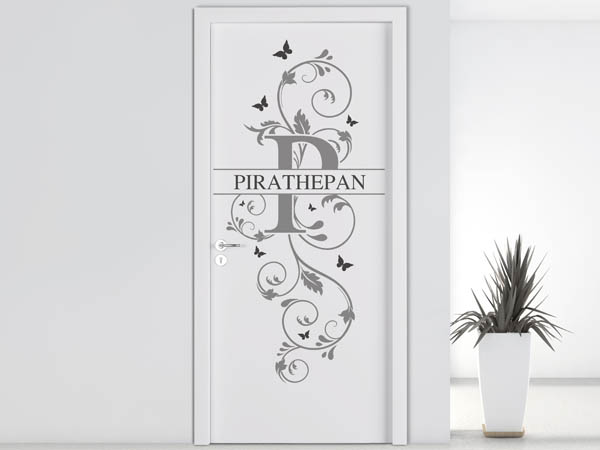Wandtattoo Namensschild Pirathepan auf einer Tür