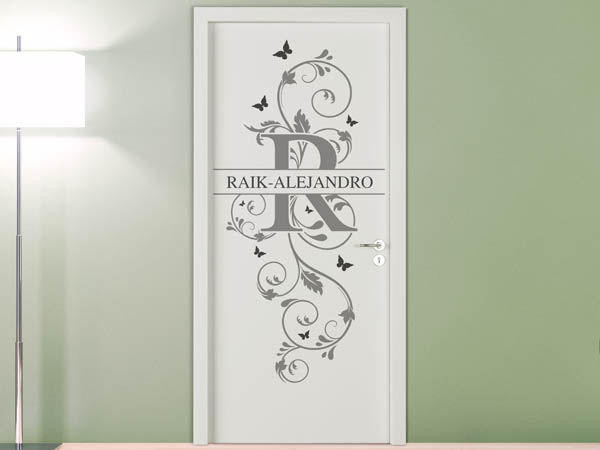 Wandtattoo Namensschild Raik-Alejandro auf einer Tür