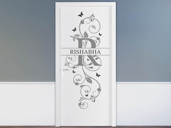Wandtattoo Namensschild Rishabha auf einer Tür