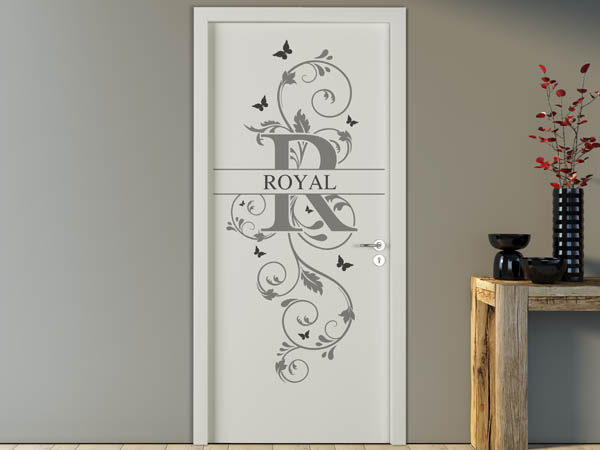 Wandtattoo Namensschild Royal auf einer Tür