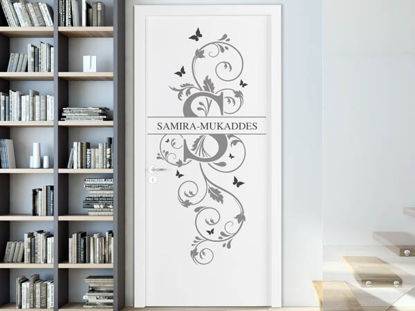 Wandtattoo Namensschild Samira-Mukaddes auf einer Tür