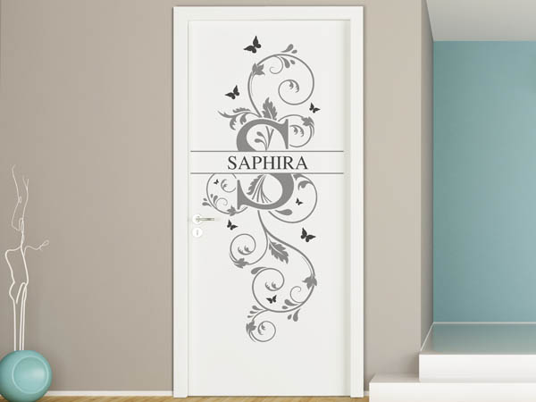 Wandtattoo Namensschild Saphira auf einer Tür