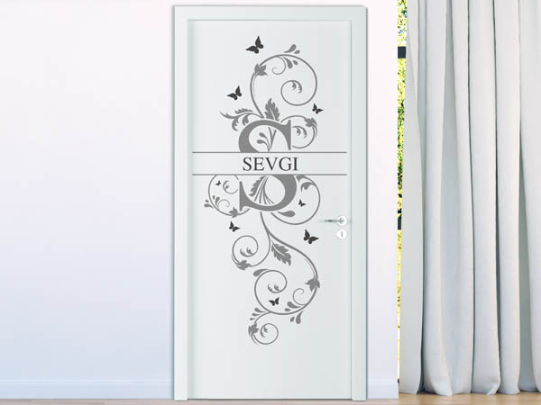 Wandtattoo Namensschild Sevgi auf einer Tür