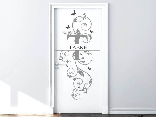 Wandtattoo Namensschild Taeke auf einer Tür