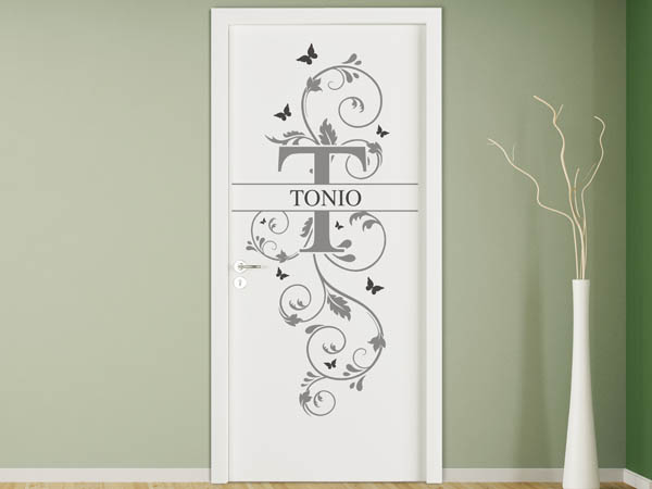 Wandtattoo Namensschild Tonio auf einer Tür