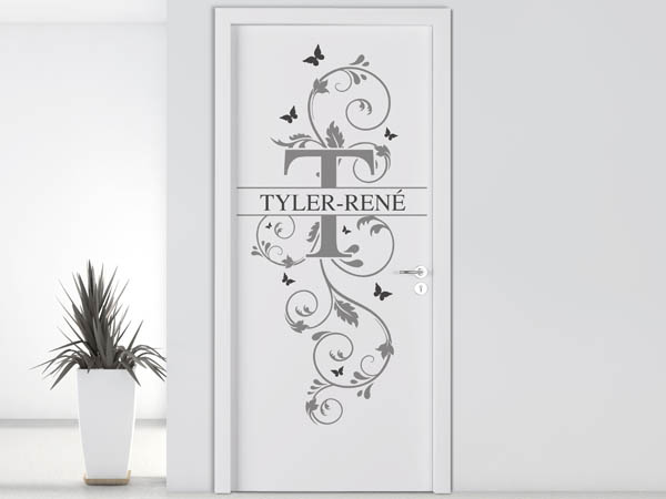 Wandtattoo Namensschild Tyler-René auf einer Tür