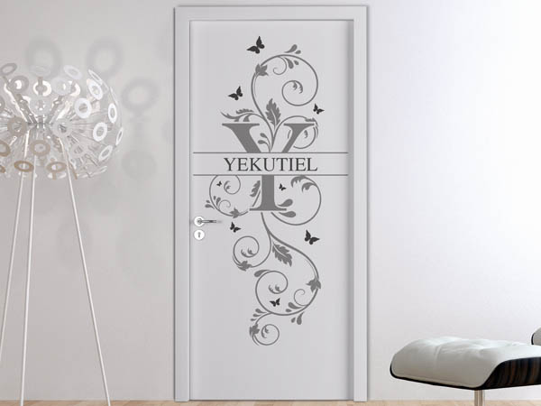 Wandtattoo Namensschild Yekutiel auf einer Tür