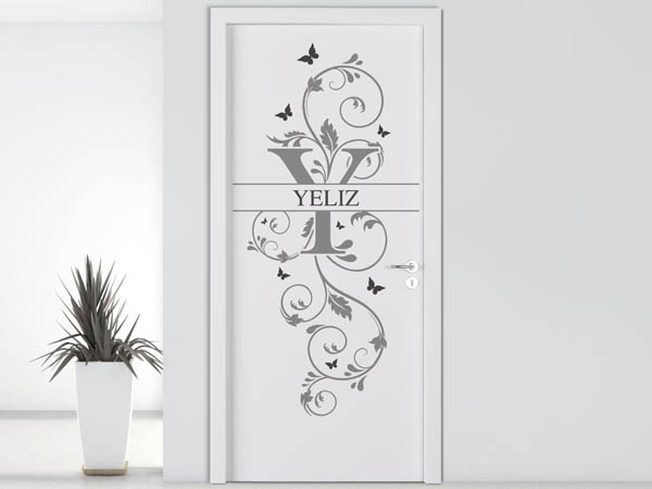 Wandtattoo Namensschild Yeliz auf einer Tür