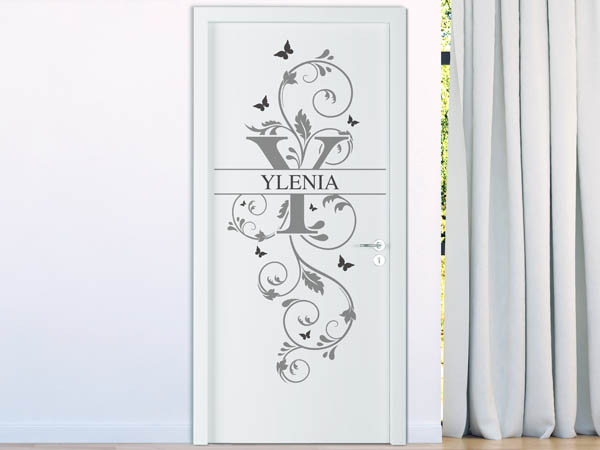 Wandtattoo Namensschild Ylenia auf einer Tür