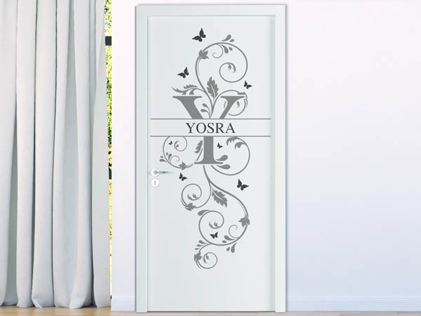 Wandtattoo Namensschild Yosra auf einer Tür