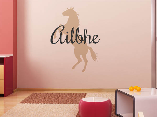 Wandtattoo Ailbhe mit Pferd