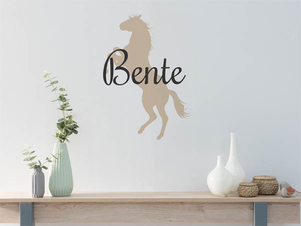 Wandtattoo Bente mit Pferd