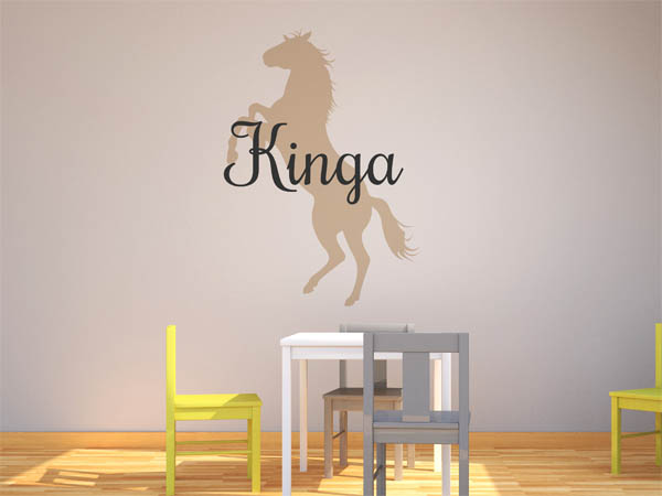 Wandtattoo Kinga mit Pferd