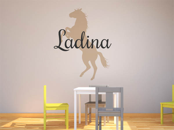 Wandtattoo Ladina mit Pferd