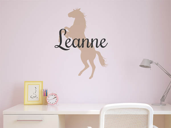 Wandtattoo Leanne mit Pferd