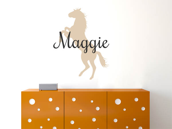 Wandtattoo Maggie mit Pferd