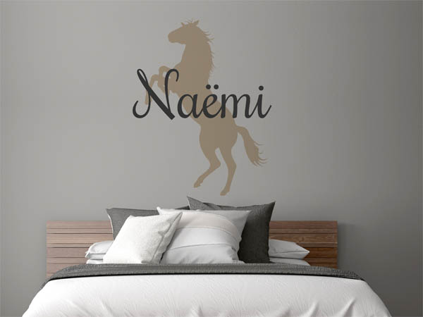 Wandtattoo Naëmi mit Pferd