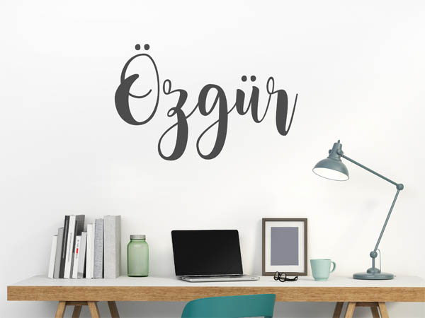 Wandtattoo Özgür in Handschrift