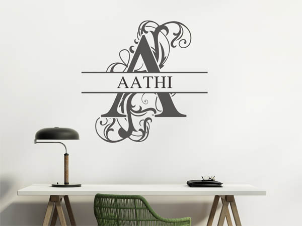 Wandtattoo verschnörkelter Buchstabe A mit Aathi