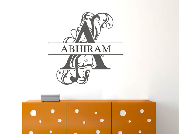 Wandtattoo verschnörkelter Buchstabe A mit Abhiram