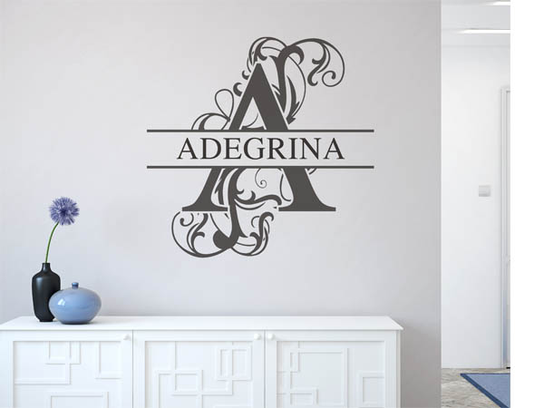 Wandtattoo verschnörkelter Buchstabe A mit Adegrina