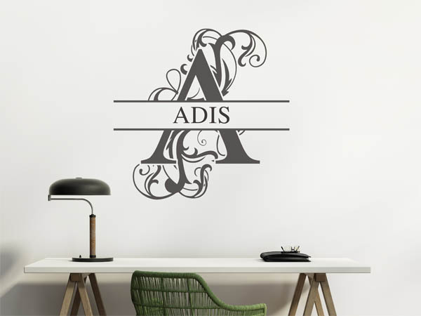 Wandtattoo verschnörkelter Buchstabe A mit Adis