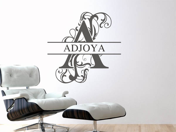 Wandtattoo verschnörkelter Buchstabe A mit Adjoya