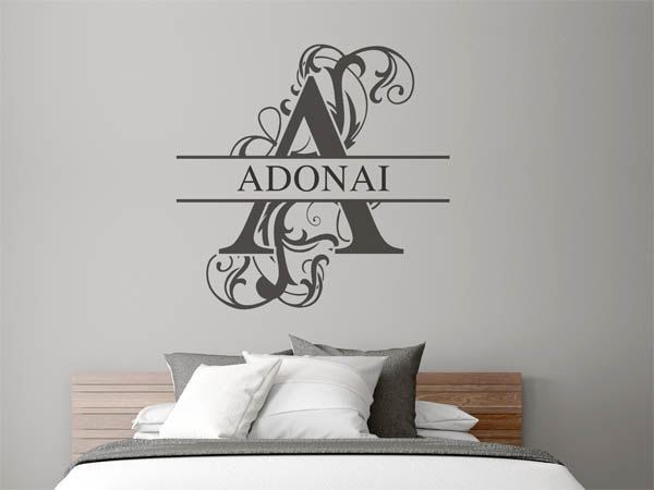 Wandtattoo verschnörkelter Buchstabe A mit Adonai