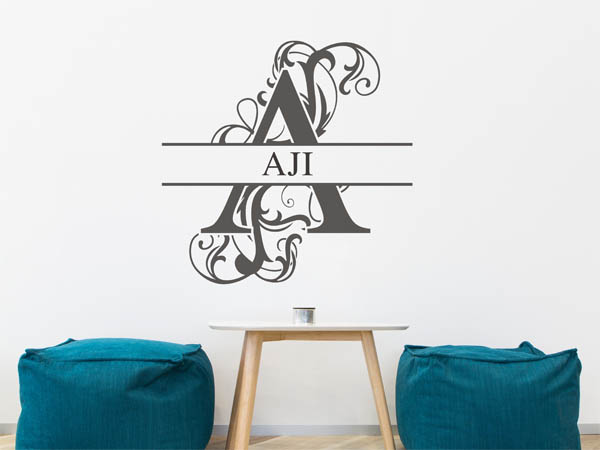 Wandtattoo verschnörkelter Buchstabe A mit Aji