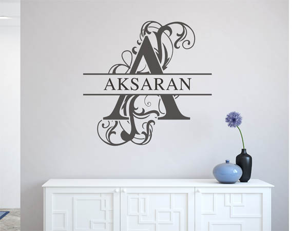 Wandtattoo verschnörkelter Buchstabe A mit Aksaran
