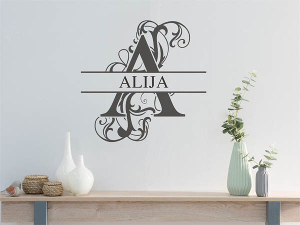 Wandtattoo verschnörkelter Buchstabe A mit Alija