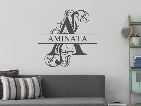 Wandtattoo verschnörkelter Buchstabe A mit Aminata