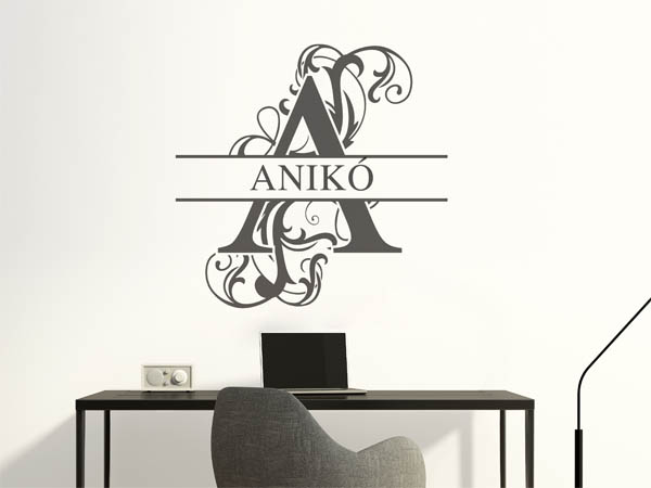 Wandtattoo verschnörkelter Buchstabe A mit Anikó