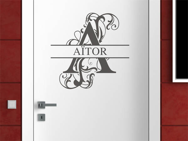 Wandtattoo verschnörkelter Buchstabe A mit Aïtor