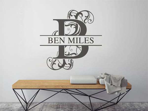 Wandtattoo verschnörkelter Buchstabe B mit Ben Miles