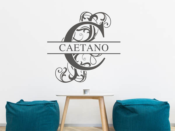Wandtattoo verschnörkelter Buchstabe C mit Caetano