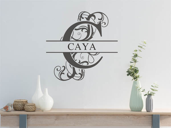 Wandtattoo verschnörkelter Buchstabe C mit Caya