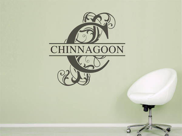 Wandtattoo verschnörkelter Buchstabe C mit Chinnagoon