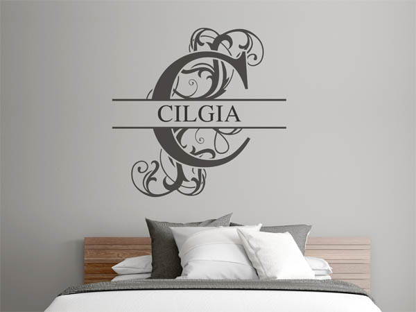 Wandtattoo verschnörkelter Buchstabe C mit Cilgia