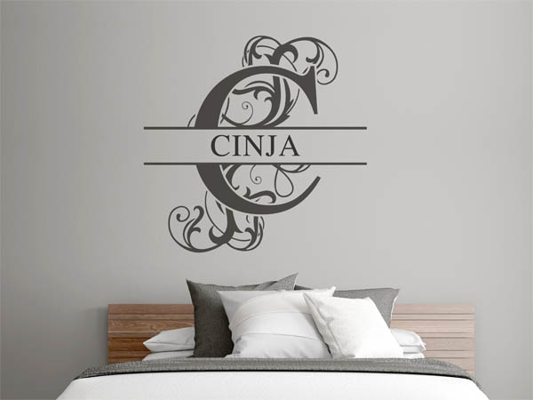 Wandtattoo verschnörkelter Buchstabe C mit Cinja