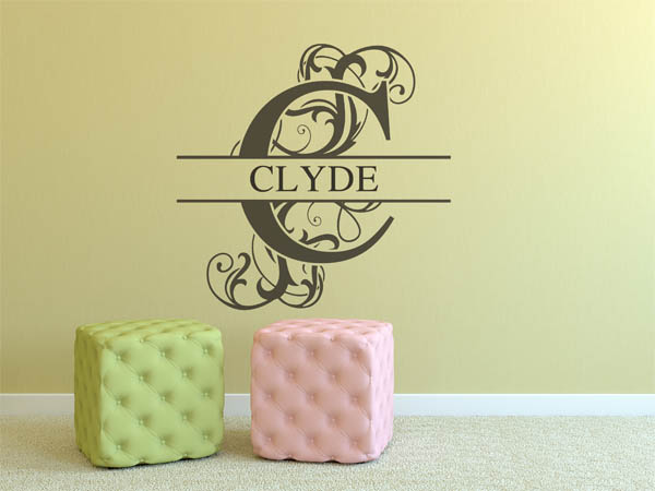 Wandtattoo verschnörkelter Buchstabe C mit Clyde