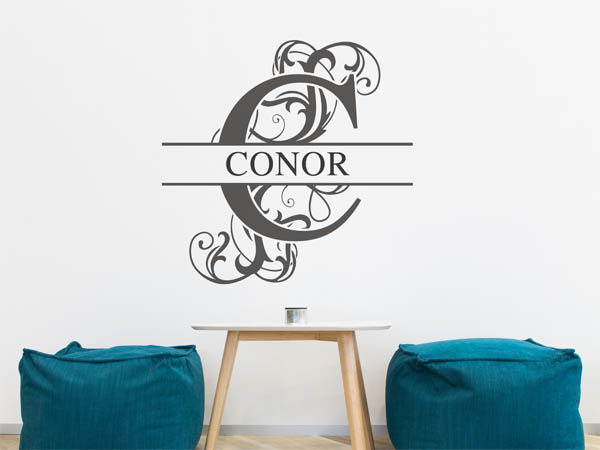 Wandtattoo verschnörkelter Buchstabe C mit Conor