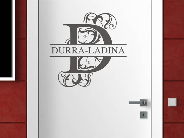 Wandtattoo verschnörkelter Buchstabe D mit Durra-Ladina