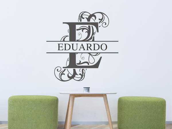 Wandtattoo verschnörkelter Buchstabe E mit Eduardo