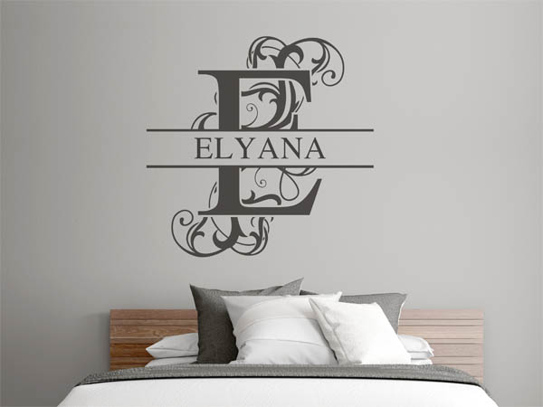 Wandtattoo verschnörkelter Buchstabe E mit Elyana