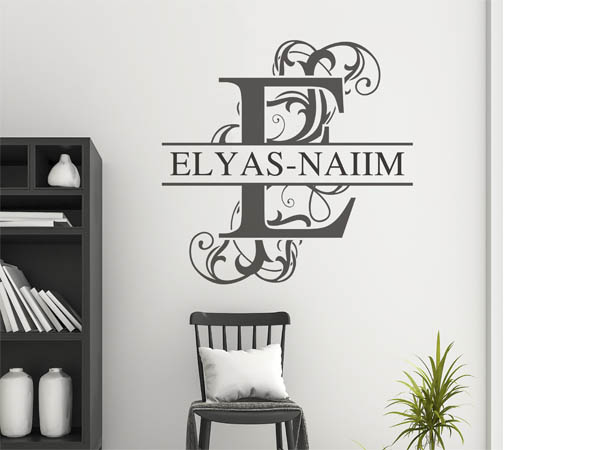 Wandtattoo verschnörkelter Buchstabe E mit Elyas-Naiim