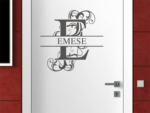 Wandtattoo verschnörkelter Buchstabe E mit Emese