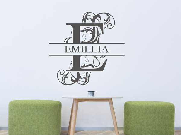 Wandtattoo verschnörkelter Buchstabe E mit Emillia