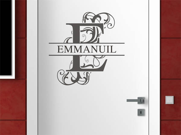 Wandtattoo verschnörkelter Buchstabe E mit Emmanuil
