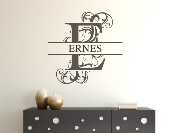 Wandtattoo verschnörkelter Buchstabe E mit Ernes